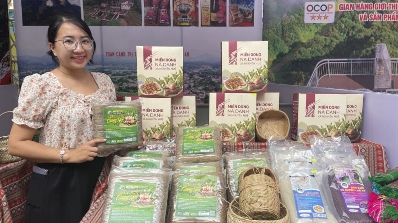 Sản phẩm OCOP huyện Hòa An được trưng bày, giới thiệu tại Hội chợ xúc tiến thương mại sản phẩm OCOP tỉnh năm 2023. (Nguồn: Báo Cao Bằng).