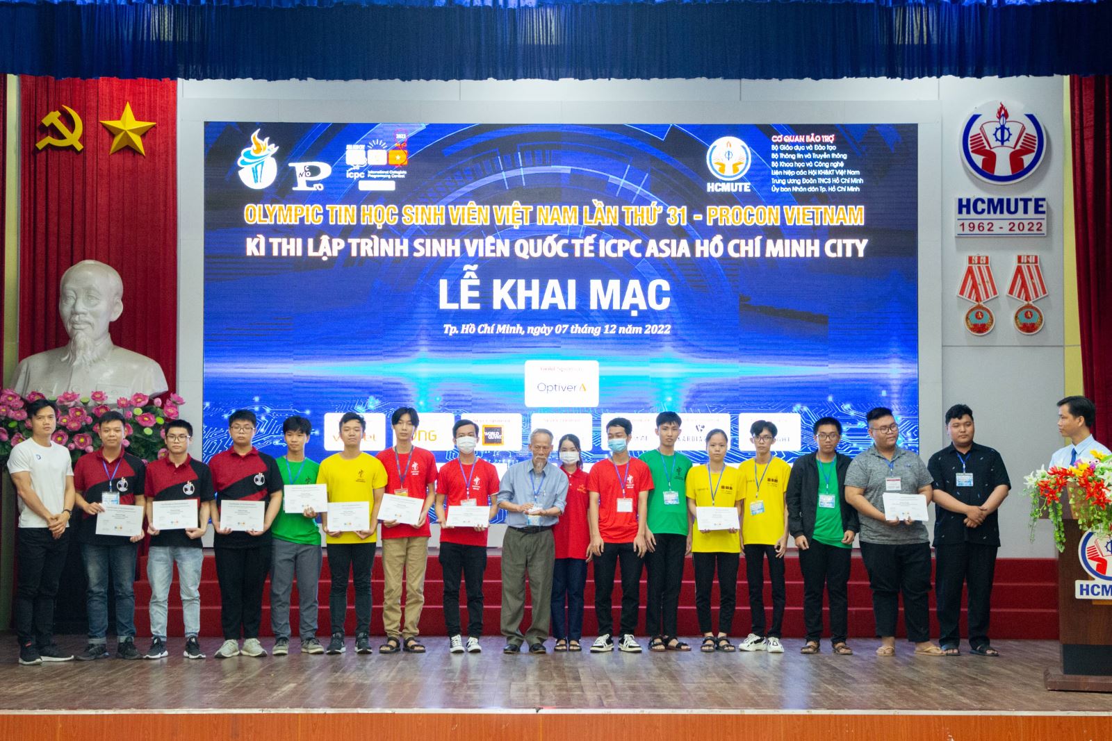 Giải Ba ICPC Quốc gia 2022 cho đội tuyển TalentedClowns (ĐH Sư phạm Kỹ thuật TP.HCM); UIT.Caliburn (Đại học Công nghệ Thông tin - ĐQQG Tp Hồ Chí Minh); CTU.NegativeZero (Đại học Cần Thơ); FUV_Crescent (Đại học Fulbright Việt Nam); HaUI.MiuXinhhh (Đại học Công nghiệp Hà Nội).     