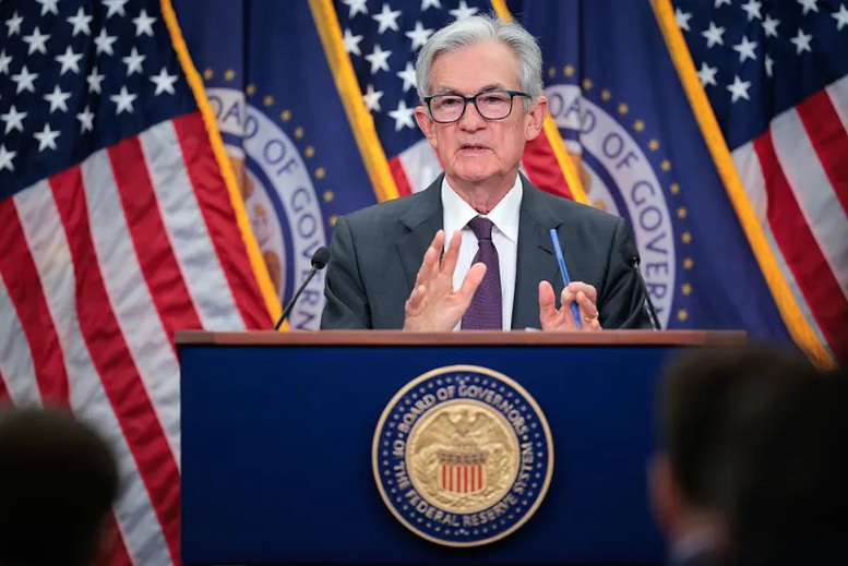 Chủ tịch Fed Jerome Powell nhấn mạnh rằng động thái này mang tính “quản lý rủi ro”