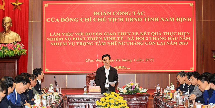 Đồng chí Phạm Đình Nghị  -  Chủ tịch UBND tỉnh Nam Định phát biểu kết luận buổi làm việc. (Ảnh:Viết Dư)