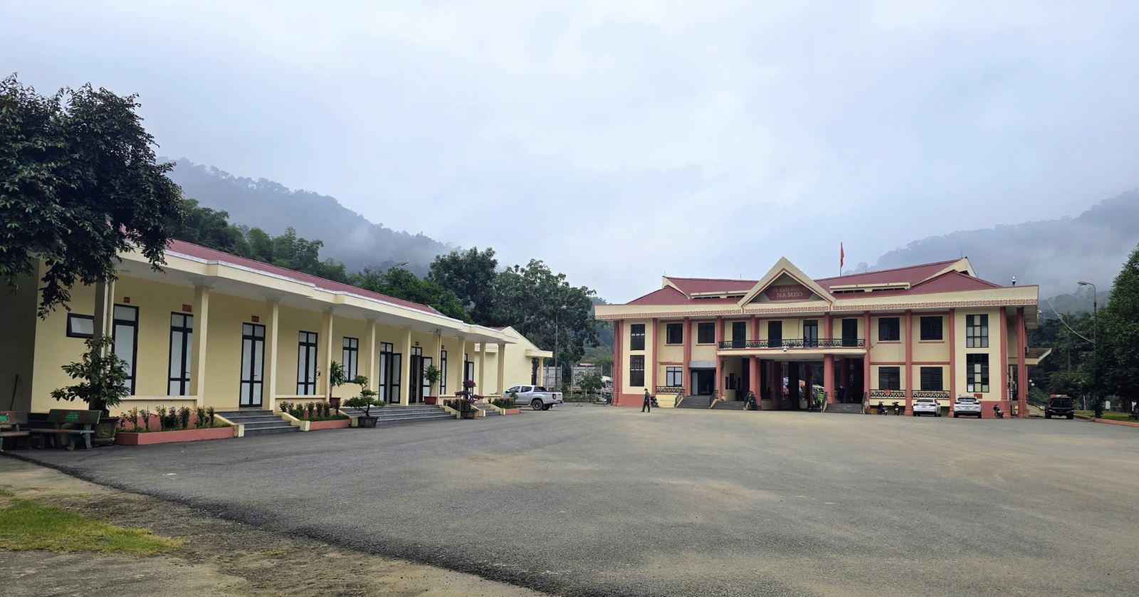 trụ sở làm việc của các lực lượng chức năng được đầu tư đồng bộ, đáp ứng yêu cầu kiểm tra, kiểm soát