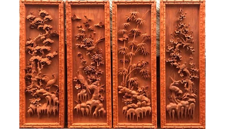 Tranh gỗ hương tứ quý đón xuân mới của làng mộc Đại Nghiệp.