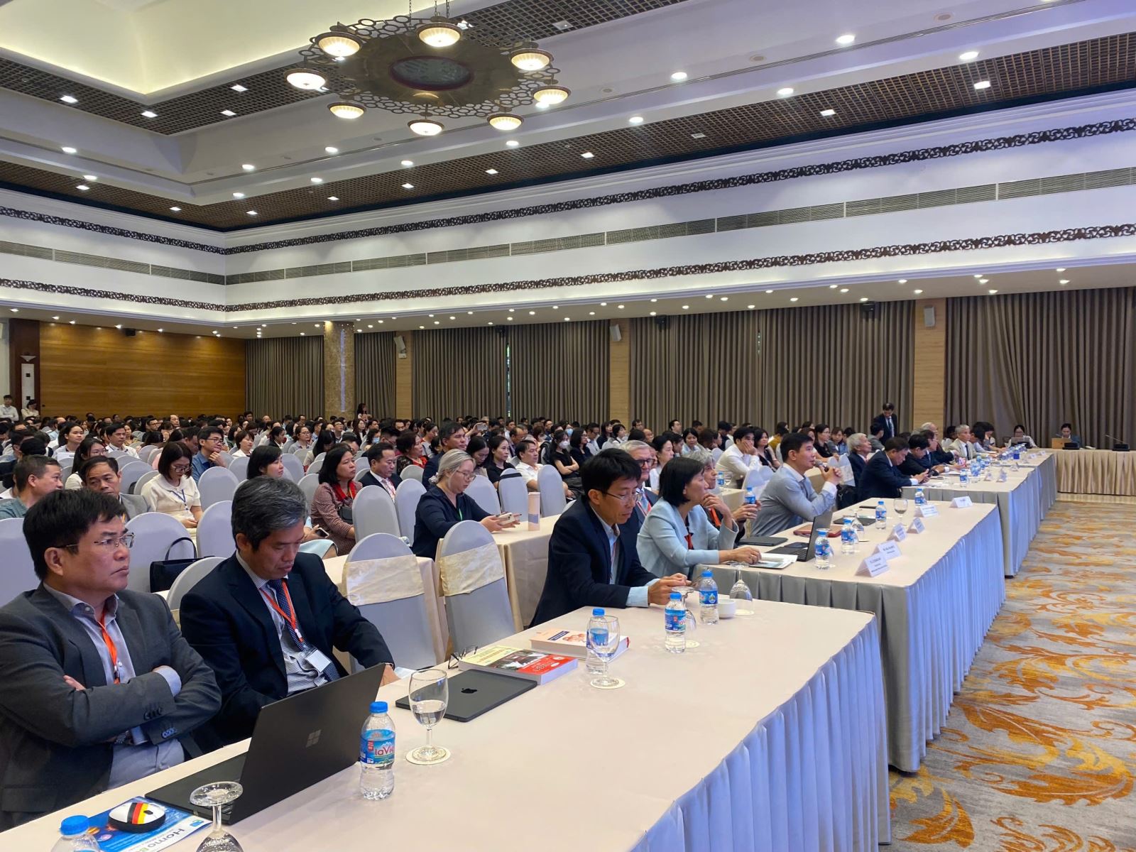 Các đại biểu tham dự Hội thảo