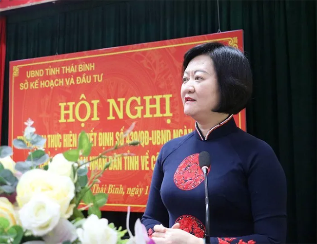 Đồng chí Thái Thị Thu Hường phát biểu cảm ơn và nhận nhiệm vụ. Ảnh Trần Anh - Mạnh Hùng
