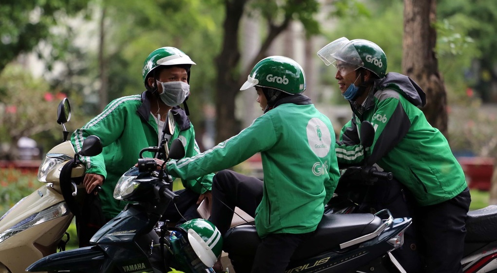 Cục Cạnh tranh và bảo vệ người tiêu dùng (Bộ Công thương) đề nghị Grab cấp thông tin, tài liệu làm rõ các loại hình, mức phí và phụ phí hiện nay. Ảnh minh hoạ