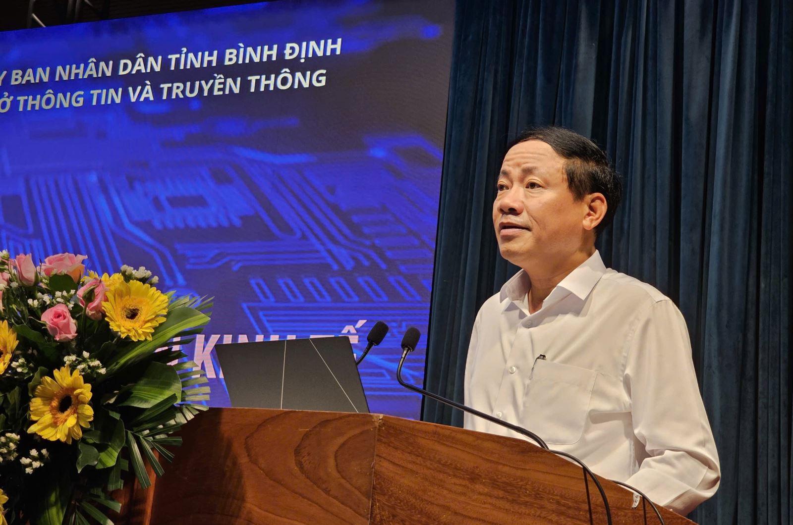 Chủ tịch UBND tỉnh Bình Định Phạm Anh Tuấn phát biểu tại Hội thảo