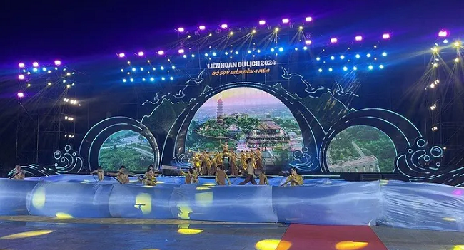 Đêm hội 'Đồ Sơn - Điểm đến 4 mùa' - tâm điểm Liên hoan du lịch Đồ Sơn 2024. Ảnh Ngô Quang Thái