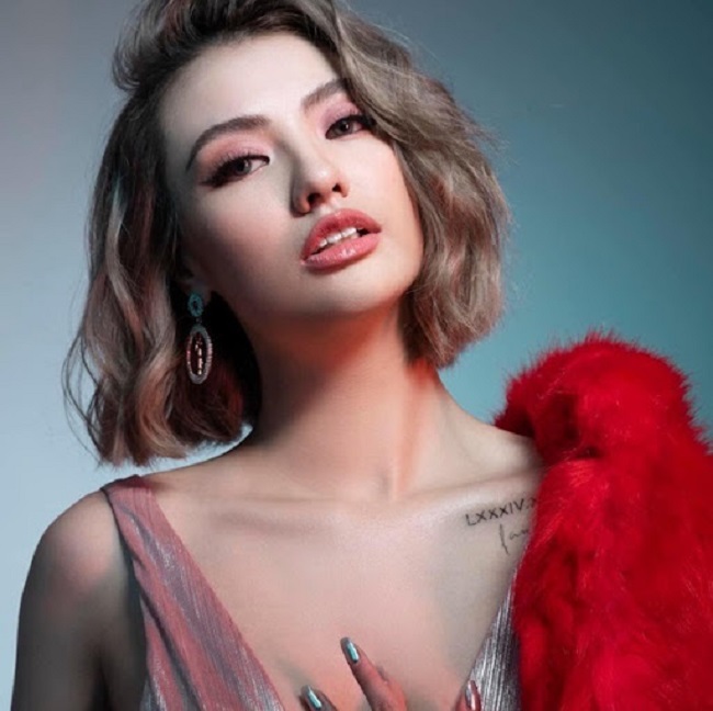 Siêu mẫu Trịnh Hồng Quế 