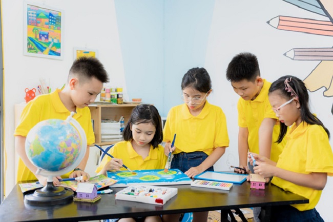 Regal Edu xây dựng lộ trình học tập chuyên biệt, “chuẩn quốc tế” cho mọi lứa tuổi.
