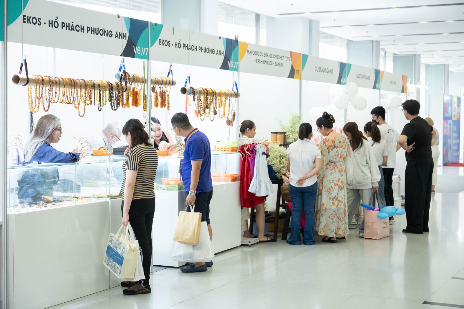 Cụm gian hàng “VISTYLE Pavilion” tôn vinh hàng nội địa Việt tại VIPREMIUM 2025.