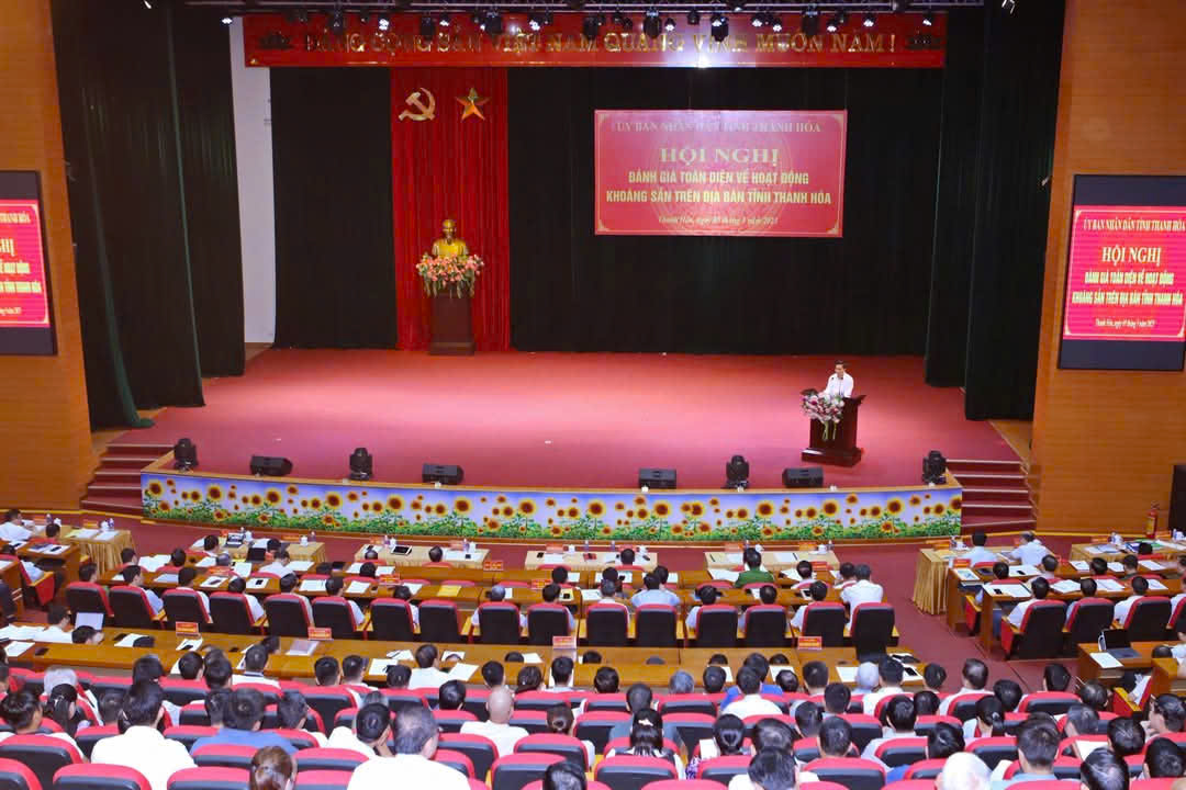 Toàn cảnh hội nghị.