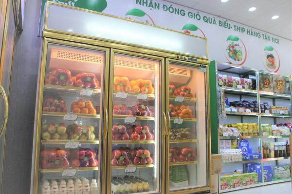 Tình trạng hoa quả nhập khẩu không rõ nguồn gốc diễn ra ngày càng nhiều tại địa bàn TP Hà Nội. Ảnh minh hoạ