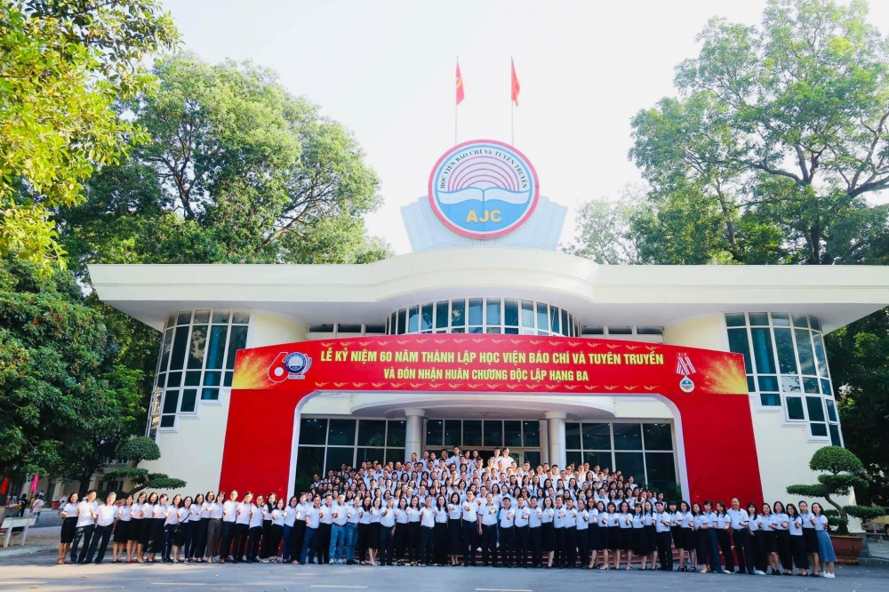 Ngày 11/9, Học viện Báo chí và Tuyên truyền tổ chức Lễ kỷ niệm 60 năm thành lập và đón nhận Huân chương Độc lập hạng Ba.