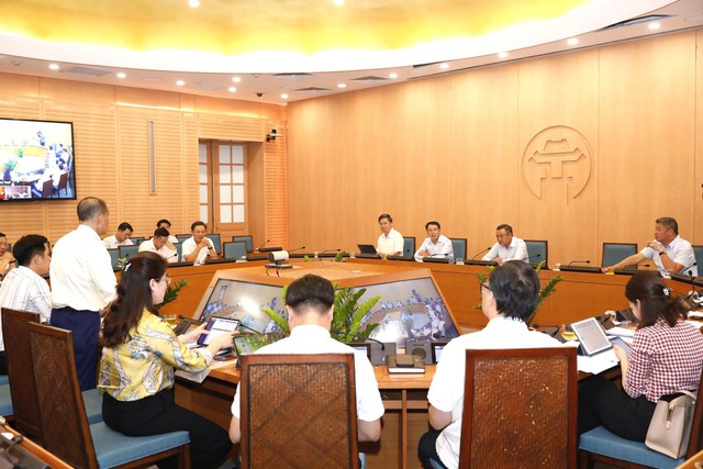 Các doanh nghiệp, nhà đầu tư tham dự cuộc họp. Ảnh: VGP/Minh Anh