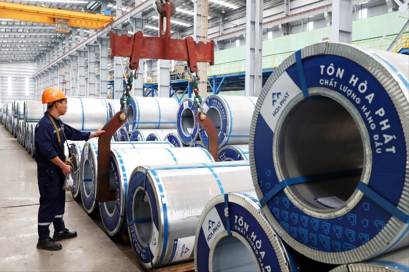 Hoạt động sản xuất tại Công ty TNHH tôn Hòa Phát, tỉnh Hưng Yên.