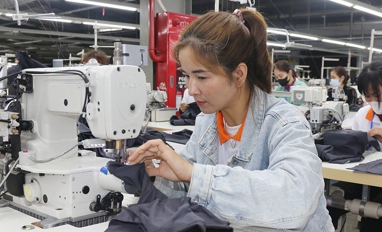 Nhà máy May Thiên Thành Five Star hoạt động tại Khu kinh tế cửa khẩu quốc tế Cầu Treo.