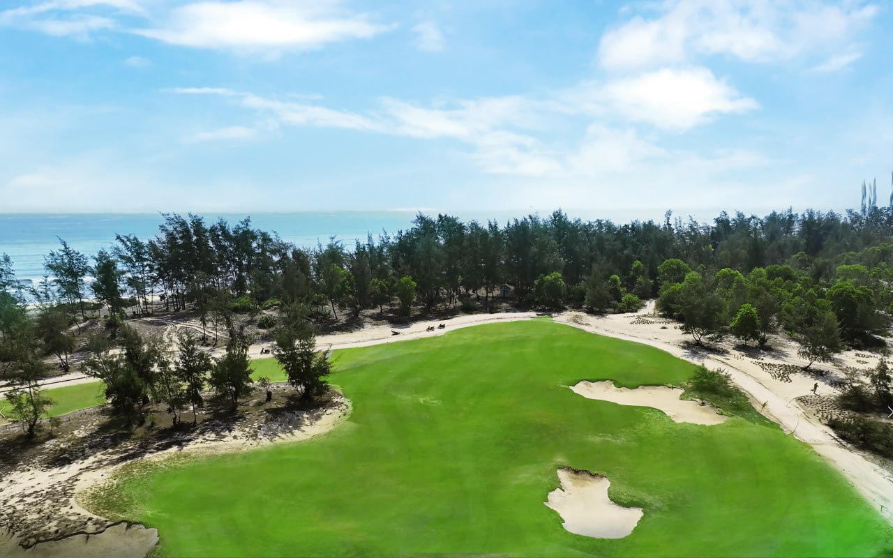 Sân gôn đẳng cấp Golden Sands Golf Resort dự kiến sẽ sẵn sàng phục vụ người yêu gôn  từ tháng 9 năm nay.