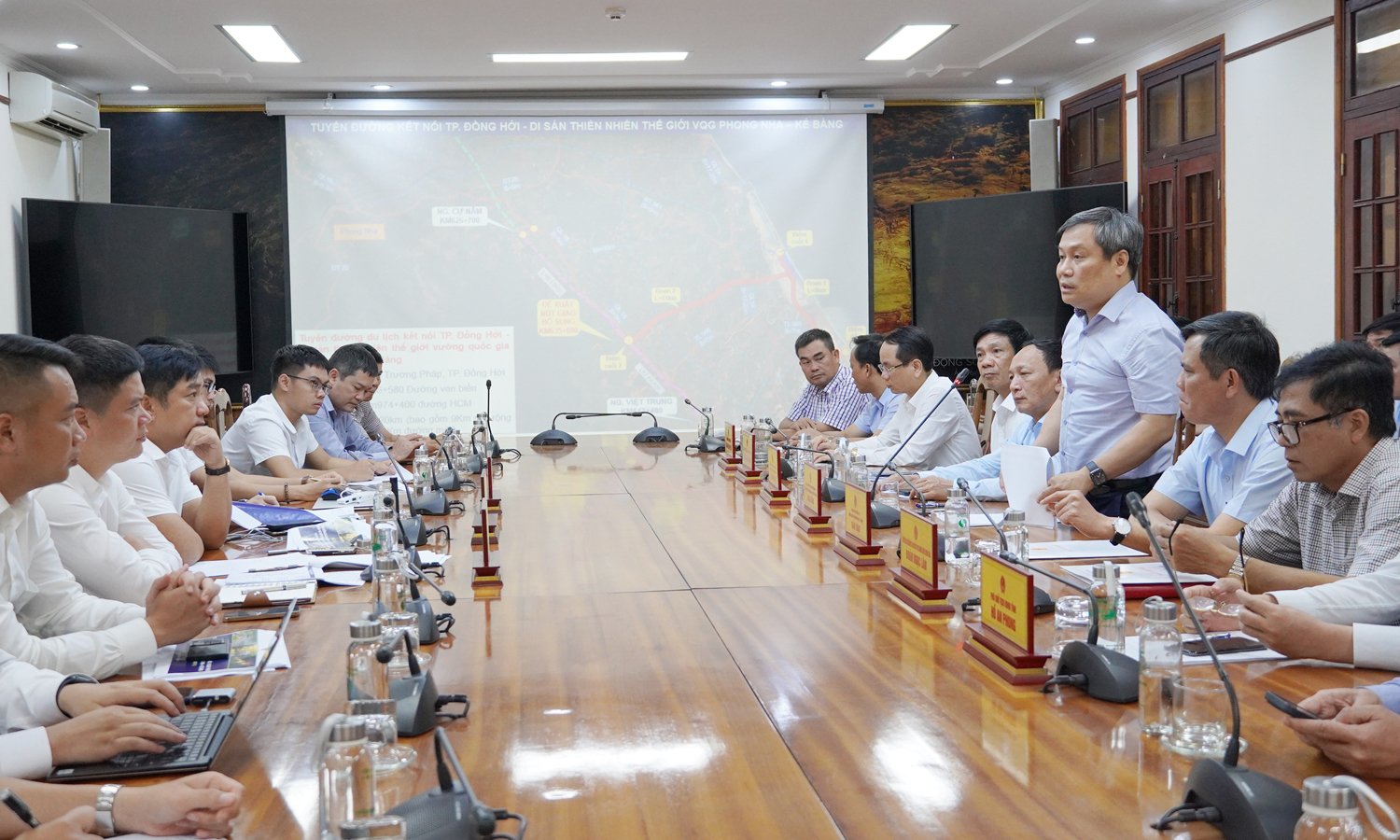 Đồng chí Vũ Đại Thắng, Ủy viên Trung ương Đảng, Bí thư Tỉnh ủy phát biểu kết luận buổi làm việc.