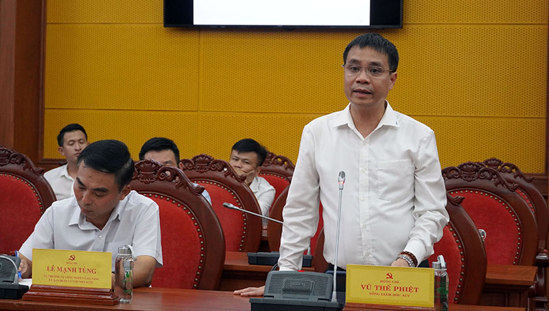 Đồng chí Tổng giám đốc ACV Vũ Thế Phiệt báo cáo tóm tắt nội dung và tiến độ dự án.