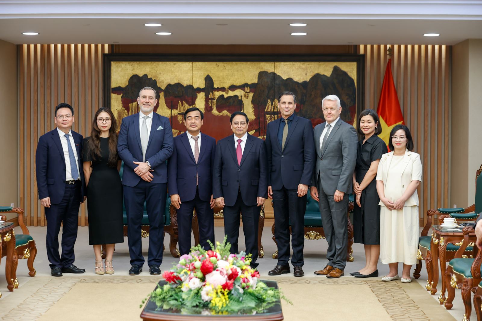 Chủ tịch Skoda đánh giá Việt Nam có rất nhiều lợi thế để tập đoàn hợp tác, đầu tư; kết quả hợp tác của Skoda tại Việt Nam hiện nay mới là kết quả bước đầu, mong muốn có thêm những "miếng ghép" để hoàn thiện bức tranh tổng thể ngành công nghiệp ô tô Việt Nam - Ảnh: VGP/Nhật Bắc