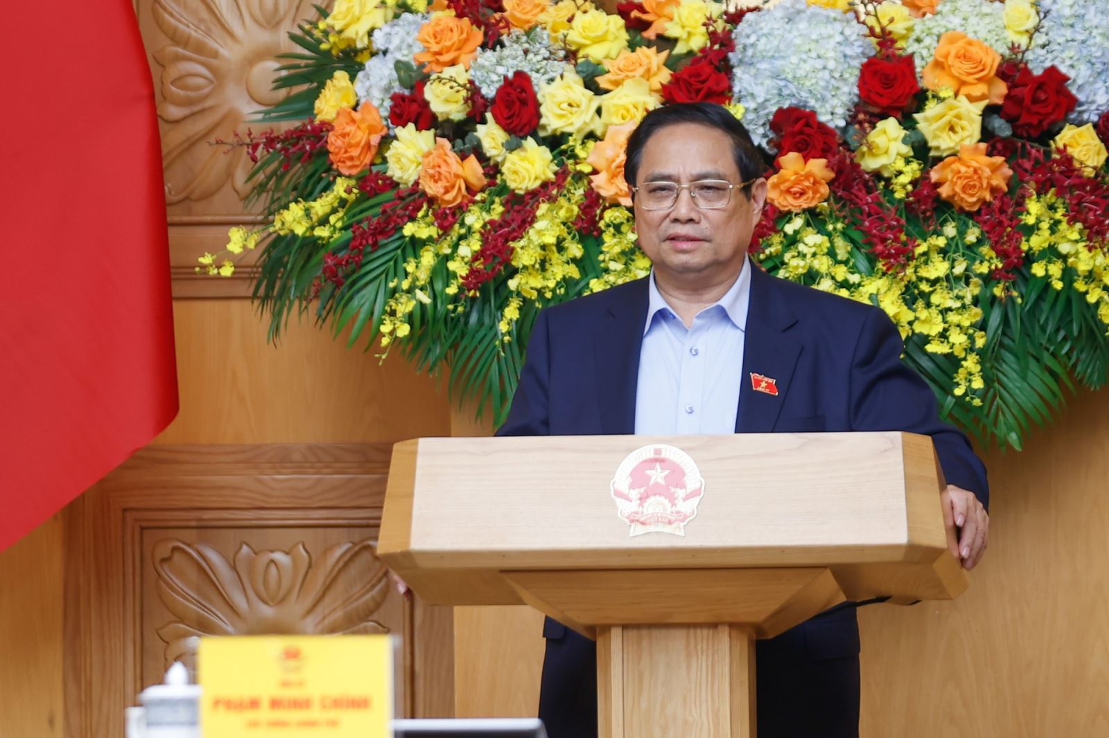 Thủ tướng Phạm MInh Chính nhấn mạnh yêu cầu phải khẩn trương thể chế hóa Nghị quyết của Bộ Chính trị, xây dựng Nghị quyết của Quốc hội để thúc đẩy phát triển kinh tế tư nhân nhanh và bền vững - Ảnh: VGP/Nhật Bắc