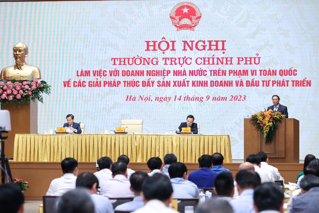 Thủ tướng cũng nêu rõ 12 nhiệm vụ trọng tâm thời gian để nâng cao hiệu quả hoạt động, đổi mới khu vực DNNN, thúc đẩy sản xuất kinh doanh và đầu tư phát triển - Ảnh: VGP/Nhật Bắc