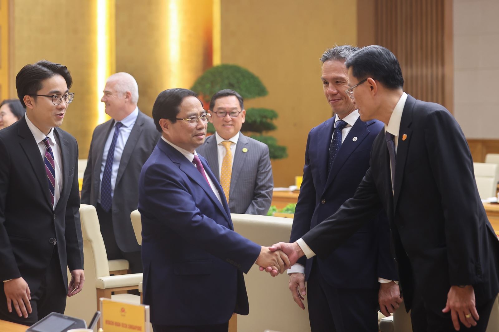 Thủ tướng Chính phủ Phạm Minh Chính làm việc với Đoàn lãnh đạo hiệp hội và các doanh nghiệp trong lĩnh vực bán dẫn thuộc Hiệp hội Bán dẫn Toàn cầu (SEMI)