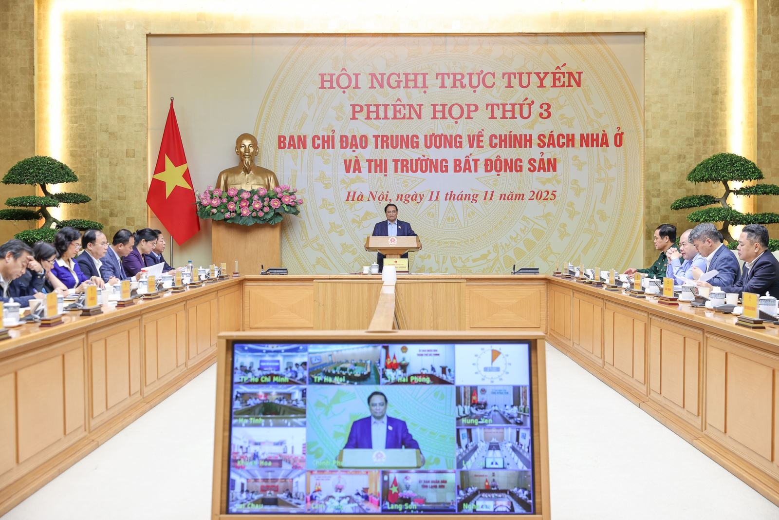 Thủ tướng Phạm Minh Chính, Trưởng Ban Chỉ đạo Trung ương về chính sách nhà ở và thị trường bất động sản, chủ trì phiên họp thứ 3 của Ban Chỉ đạo - Ảnh: VGP/Nhật Bắc
