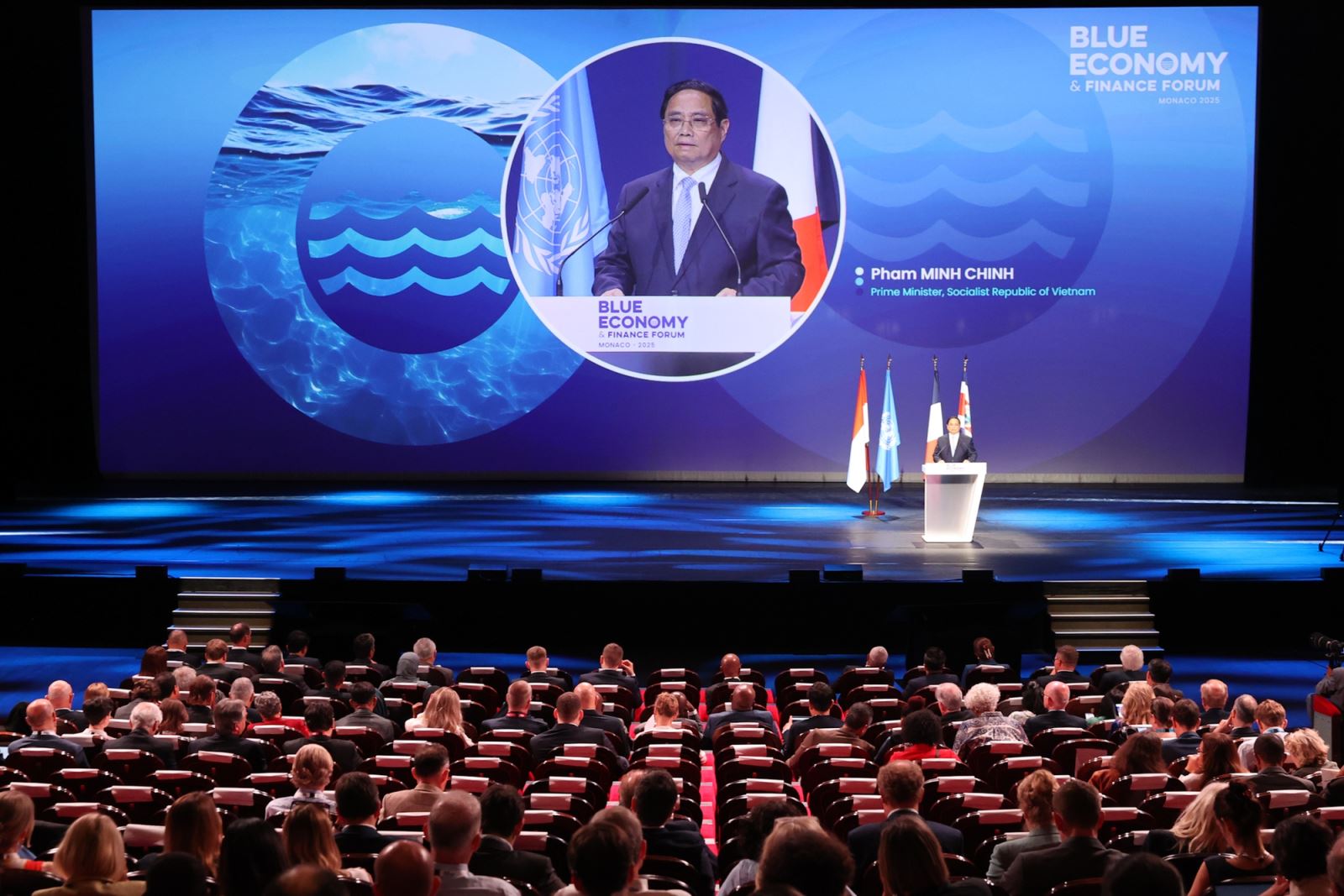 Thủ tướng nhấn mạnh, mỗi quốc gia, dân tộc có chung một sứ mệnh là "cùng nhau gìn giữ, bảo vệ đại dương xanh cho hôm nay và mai sau" để biển cả mãi mãi là không gian sinh tồn của sự sống và phát triển thuận thiên bền vững - Ảnh: VGP/Nhật Bắc