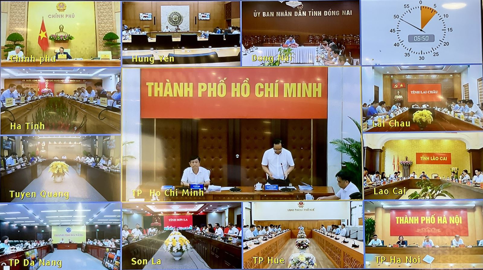 Lãnh đạo các địa phương dự Phiên họp qua hình thức trực tuyến - Ảnh: VGP/Nhật Bắc