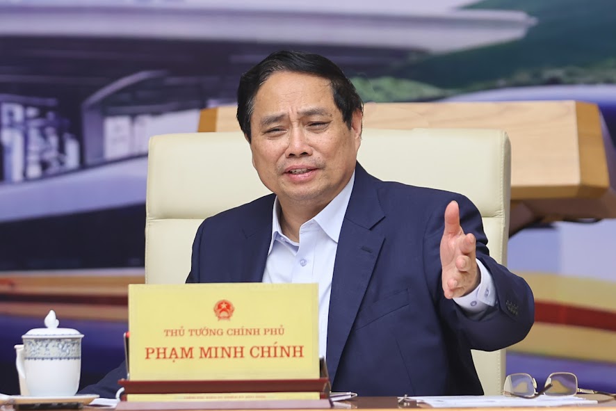 Thủ tướng Phạm Minh Chính, Trưởng Ban Chỉ đạo các công trình trọng điểm, dự án quan trọng quốc gia lĩnh vực đường sắt, chủ trì Hội nghị trực tuyến phiên họp thứ 3 của Ban Chỉ đạo - Ảnh: VGP/Nhật Bắc