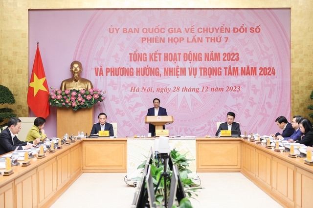 Thủ tướng Phạm Minh Chính khẳng định, chuyển đổi số nhanh, hiệu quả, bền vững, toàn diện hơn, không để ai bị bỏ lại phía sau là một trong những nhiệm vụ trọng tâm, đột phá của Chính phủ trong nhiệm kỳ này - Ảnh: VGP/Nhật Bắc