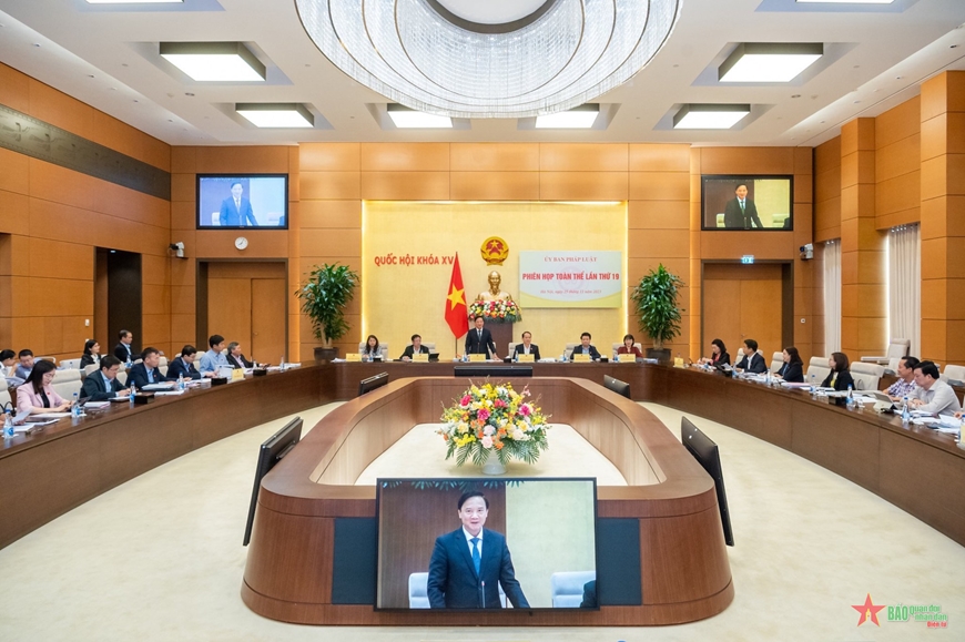 Toàn cảnh phiên họp (ảnh Phạm Thắng). 