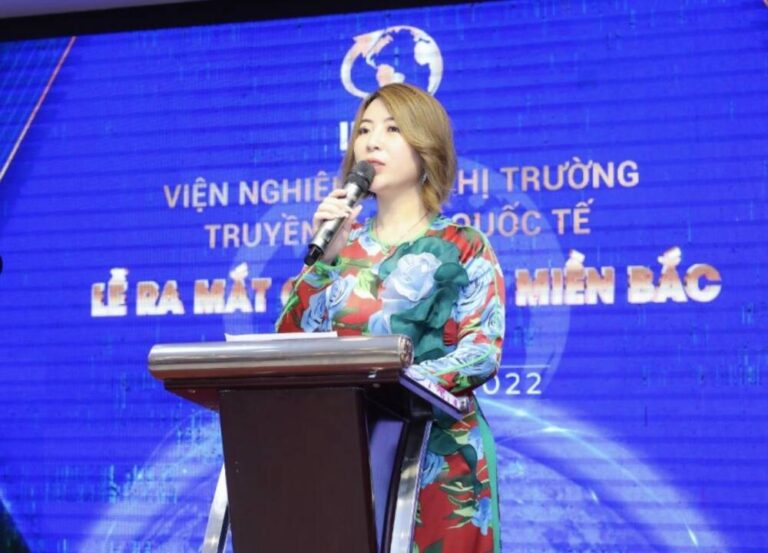 Bà Nguyễn Thị Huyền – Giám đốc chi nhánh miền Bắc viện IMRIC phát biểu tại buổi lễ ra mắt.