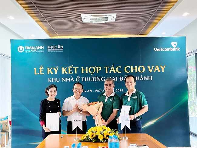 Trần Anh Group ký kết hợp tác với Vietcombank – CN Long An. Ảnh: Trần Anh Group