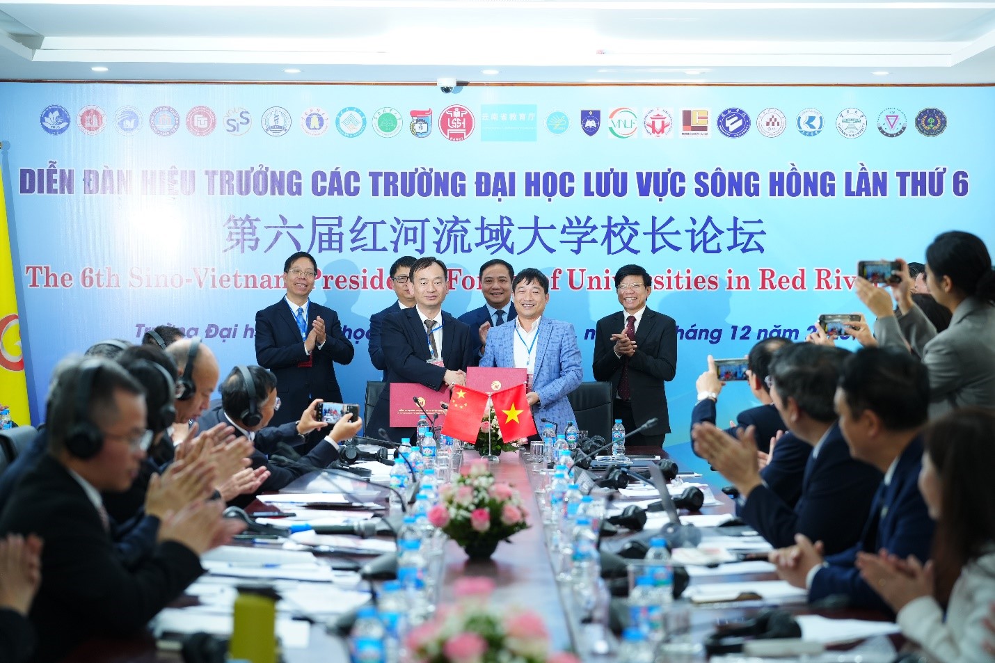 Các trường đại học thành viên ký kết hợp tác 