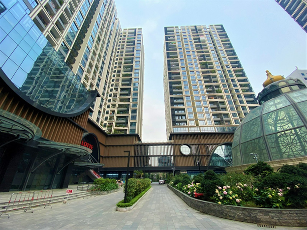  Hinode City là một trong số ít dự án căn hộ được “phủ” 100% kính Low-E. Ảnh: TL