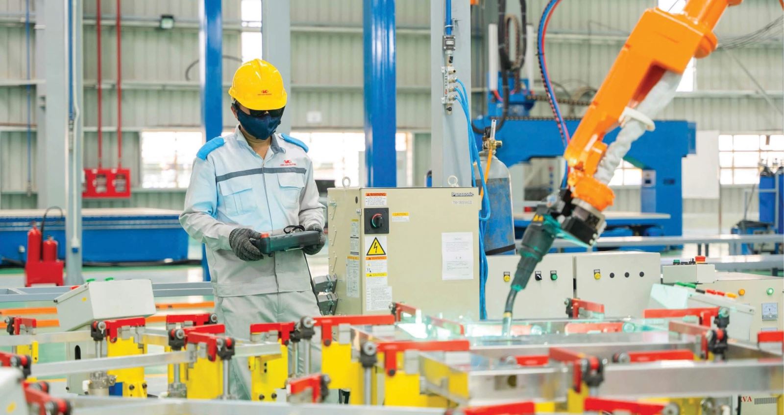 đề xuất nhiều chính sách ưu đãi về thuế, phí, giảm 2% lãi suất và đào tạo 10 nghìn giám đốc điều hành...