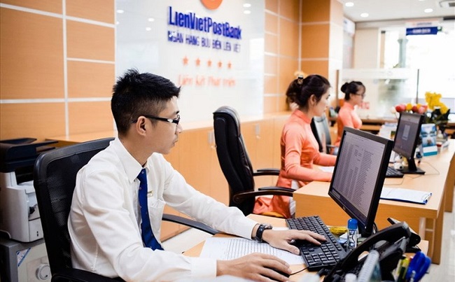 Nhân viên Ngân hàng LPBank
