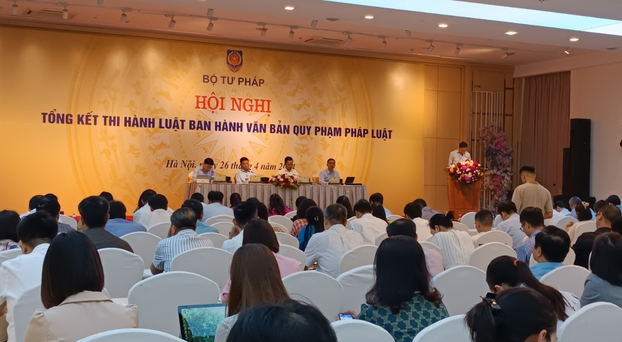 Bộ Tư pháp sẽ nghiên cứu, ứng dụng công nghệ số, trí tuệ nhân tạo, trợ lý ảo, dữ liệu lớn để thực hiện việc soạn thảo, lấy ý kiến, thẩm định, thẩm tra, rà soát, hệ thống hóa, hợp nhất VBQPPL