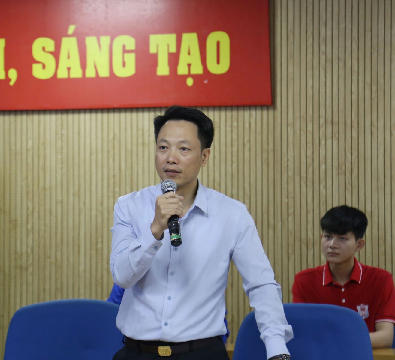 TS.BS. Nguyễn Kim Cương, Phó Giám đốc Bệnh viện và Giám đốc Trung tâm điều trị theo yêu cầu công nghệ cao, Bệnh viện Phổi Trung ương chia sẻ về tác hại của thuốc lá điện tử ảnh hưởng đến giới trẻ hiện nay