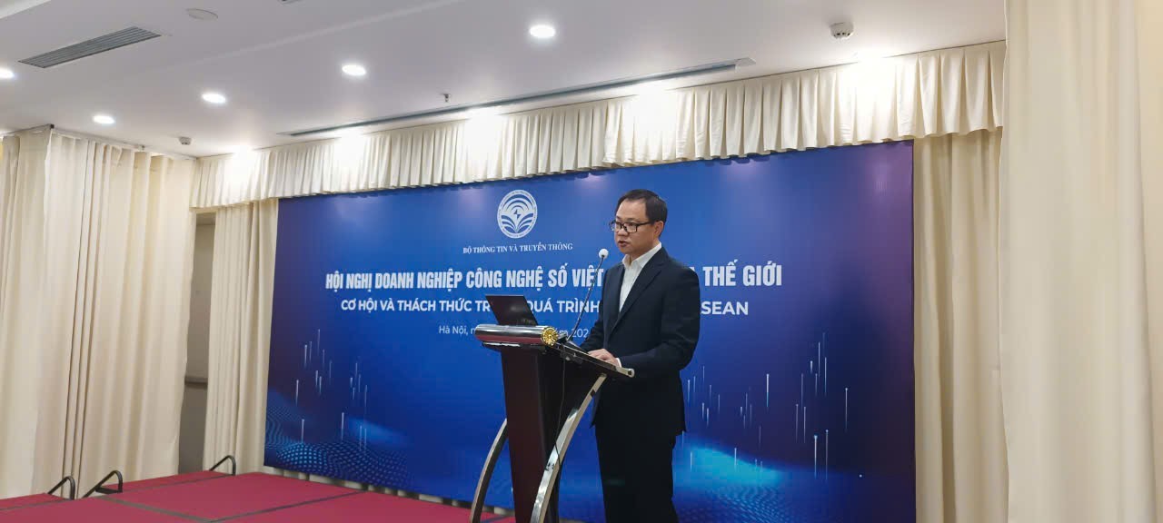 ông Triệu Minh Long, Vụ trưởng Vụ hợp tác quốc tế - Bộ Thông tin và Truyền thông phát biểu khai mạc