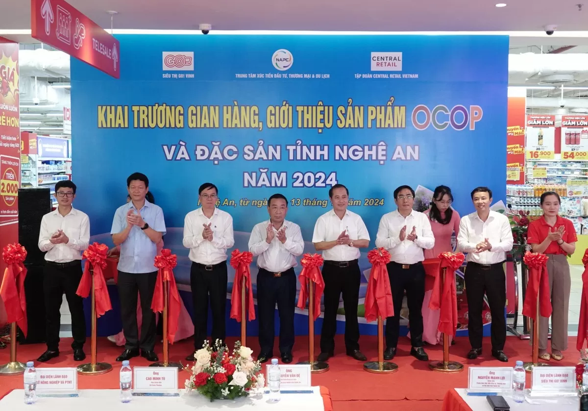 Khai trương Gian hàng giới thiệu sản phẩm OCOP và đặc sản tỉnh Nghệ An năm 2024