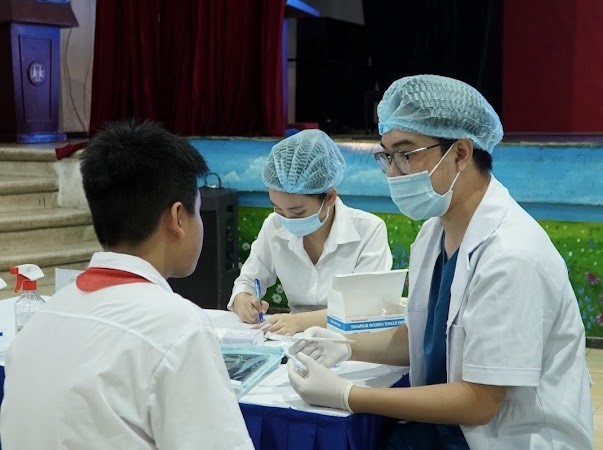 Gần 1000 em học sinh được khám răng miễn phí tại Ngày hội nha khoa học đường Cười rạng rỡ-sáng tương lai