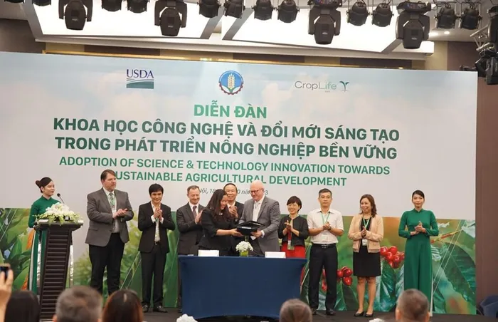 Vụ Khoa học Công nghệ và Môi trường và Hiệp hội CropLife châu Á ký Biên bản ghi nhớ hợp tác