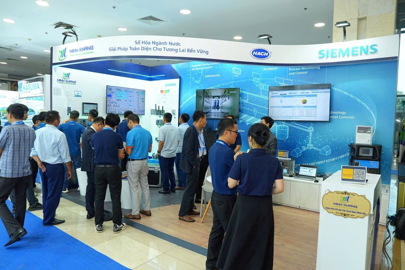 Triển lãm quốc tế ngành cấp, thoát nước, công nghệ lọc nước, xử lý nước thải và vệ sinh môi trường gồm khoảng 200 gian hàng của 150 tổ chức, doanh nghiệp