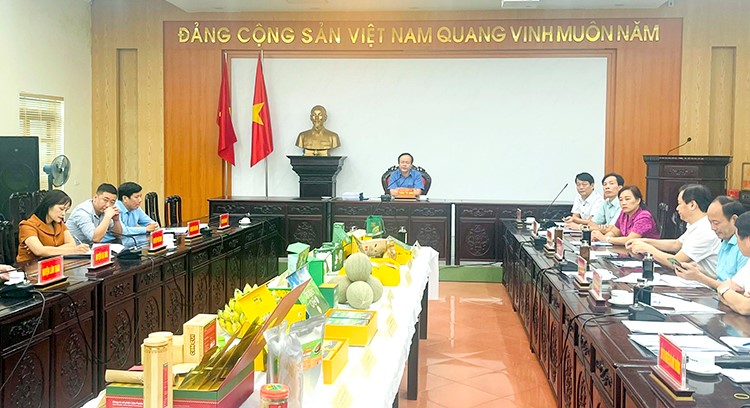 Các đại biểu dự hội nghị đánh giá, phân hạng sản phẩm OCOP năm 2024 (Nguồn: Báo Phú Thọ).