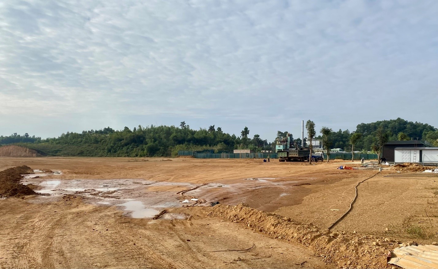 Sau khi được bàn giao mặt bằng, chủ đầu tư CCN Làng nghề Sóc Đăng khẩn trương xây dựng kết cấu hạ tầng để thu hút đầu tư. (Nguồn ảnh: Báo Phú Thọ)