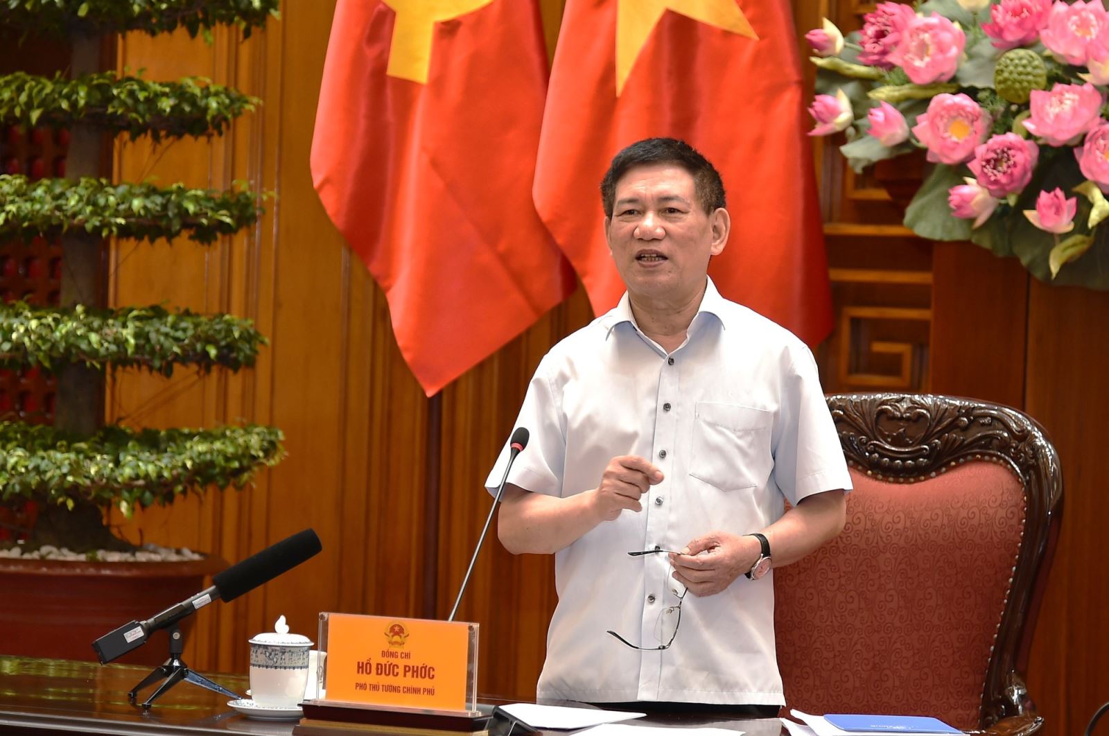 Phó Thủ tướng Hồ Đức Phớc đề nghị các hiệp hội, doanh nghiệp, đại diện các bộ ngành góp ý thẳng thắn, trách nhiệm để góp phần hoàn thiện dự án luật với chất lượng cao nhất trình cấp có thẩm quyền xem xét quyết định - Ảnh: VGP/Trần Mạnh