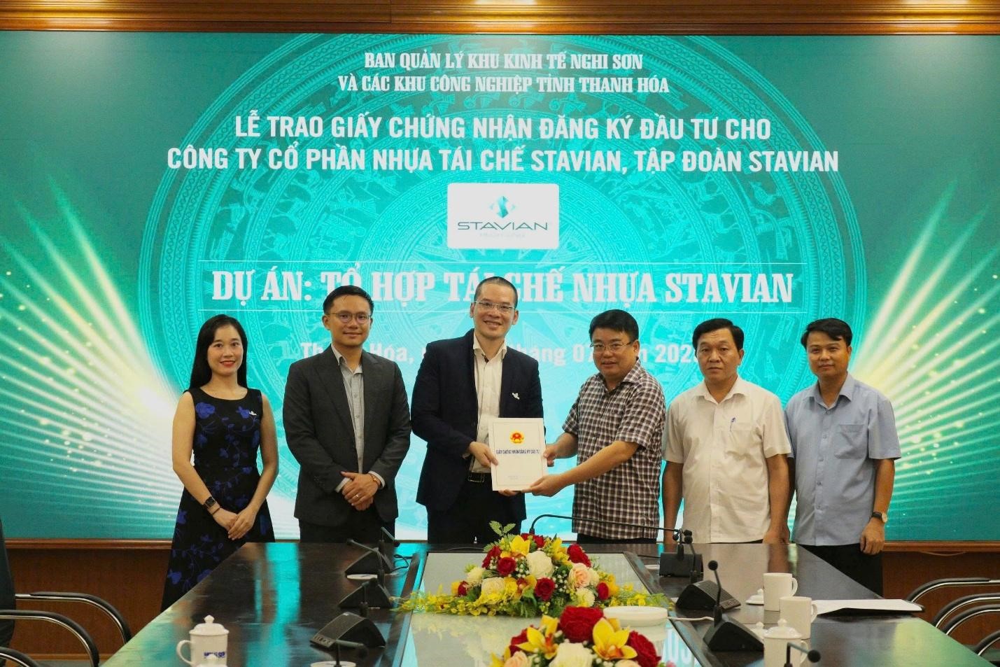 Giấy chứng nhận đăng ký đầu tư cho Dự án Tổ hợp Tái chế Nhựa Stavian